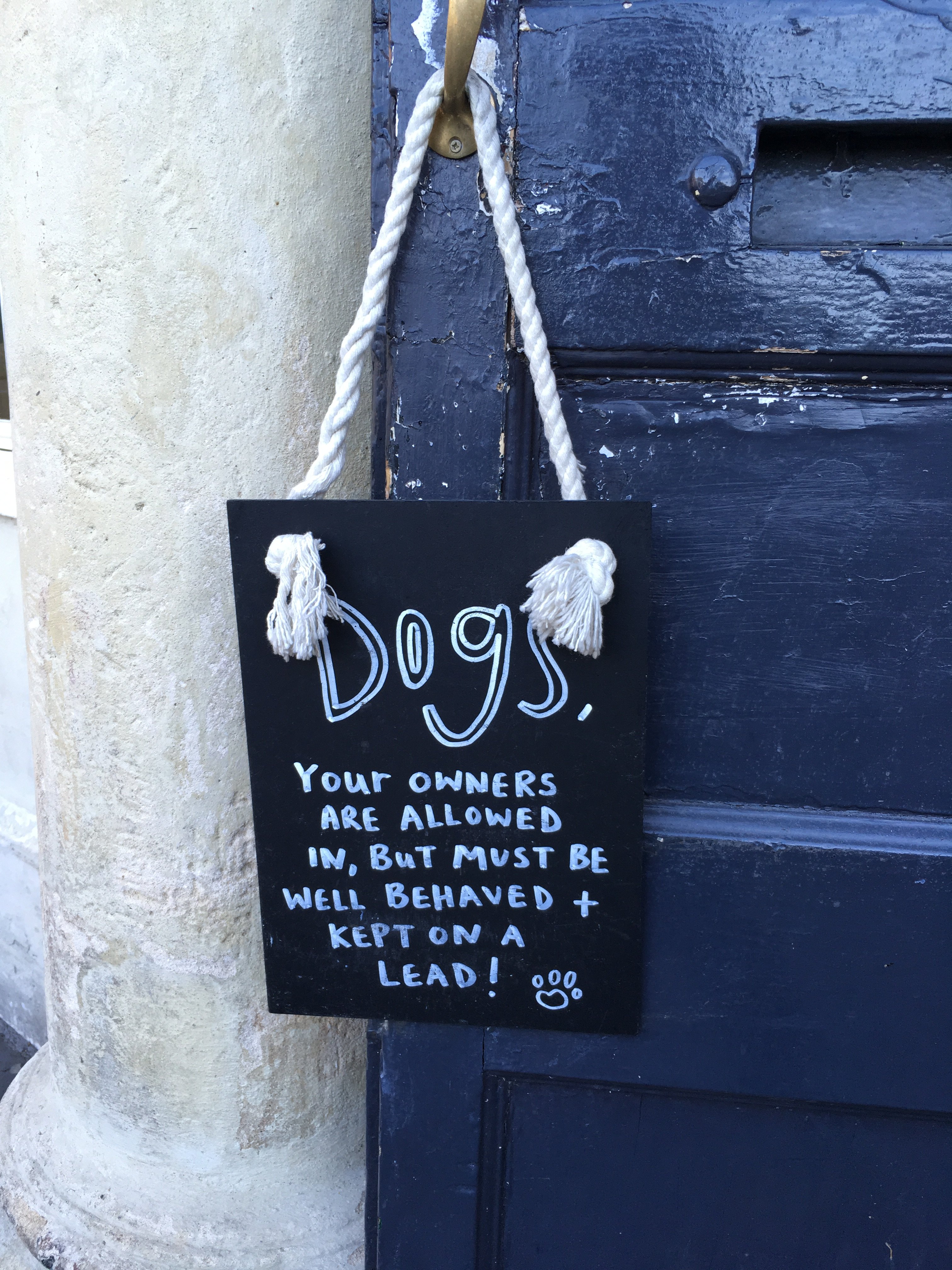 dog sign at Huntsman pub bath.JPG
