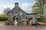 Ysgoldy-Ext-Mweb.webp